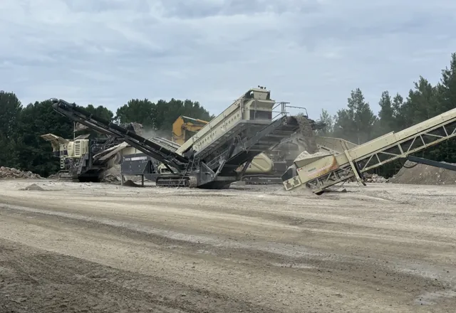 Screening plant and stockpiles — 2026